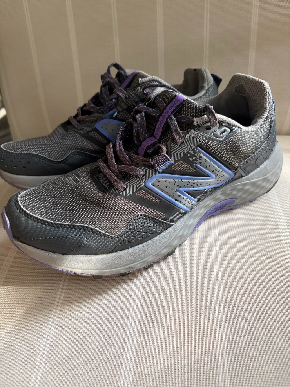 New Balance Women's Gray and Purple Athletic Sneakers